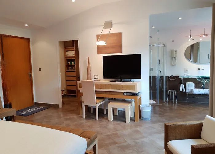 Private Hotel - Adults Only
